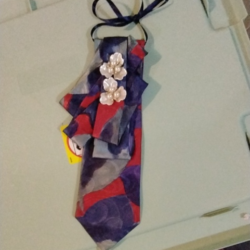 Elegant Floral Accent Scarf